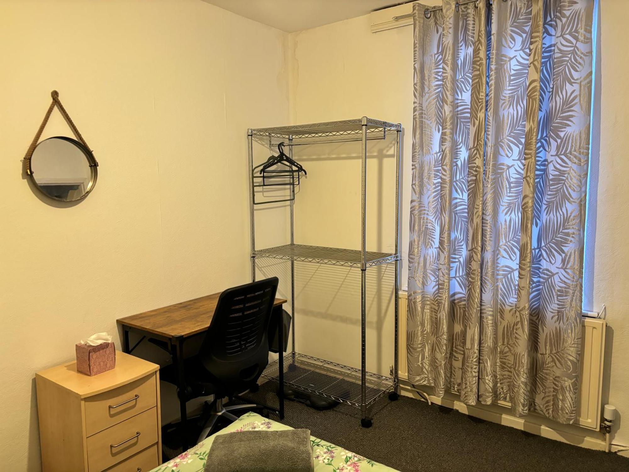 Entire 3 Bedroom House- Free Parking 利物浦 外观 照片